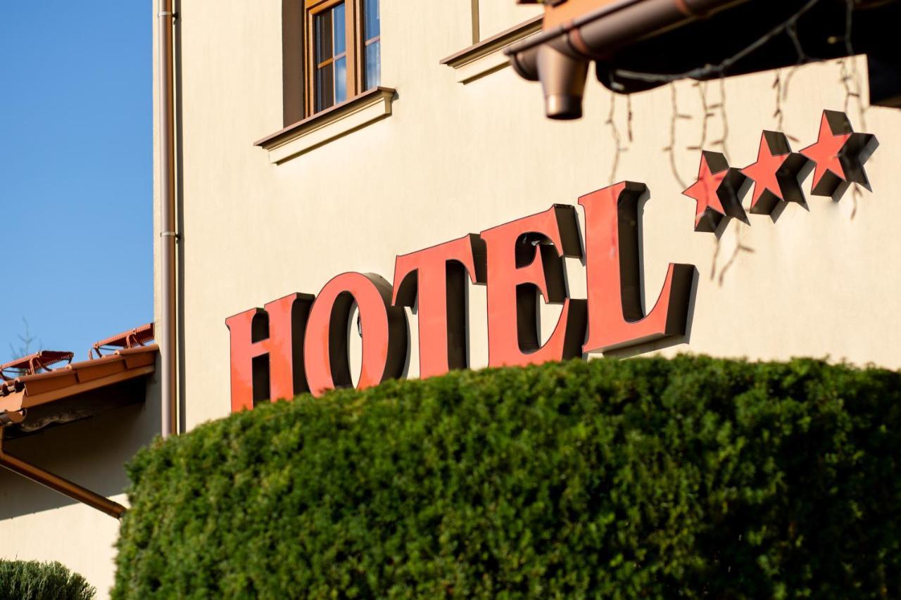Hotel Lemoniada Lucmierz Exterior foto